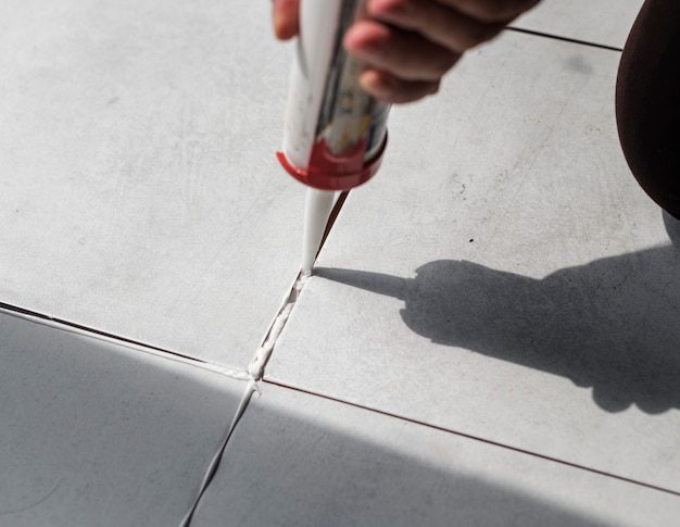 Acasă 52 Tehnici de etanșare și protecție pentru plăcile ceramice din baie